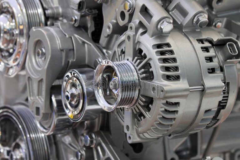Por qué el alternador de mi auto se calienta y deja de cargar 21 alternador de auto en primer plano