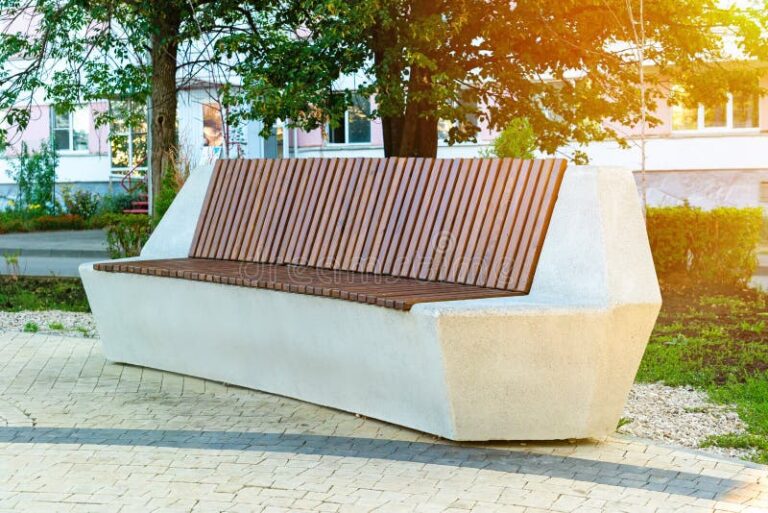 Qué ventajas ofrecen las bancas de concreto con respaldo para espacios públicos 11 banca de concreto en parque urbano
