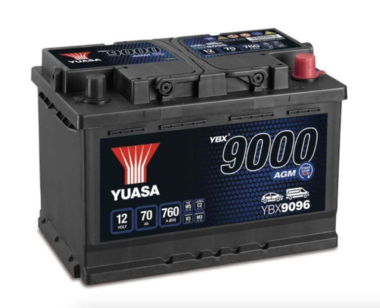 bateria de auto usada en un taller