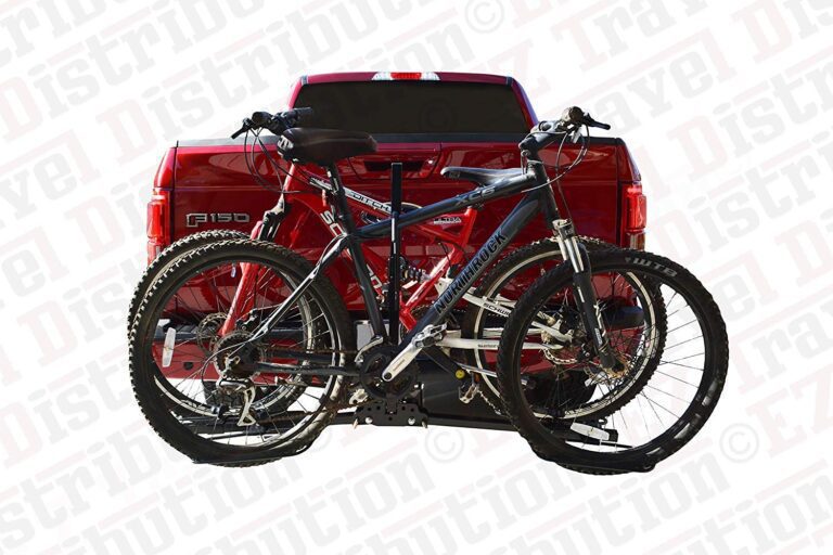Se puede llevar bicicletas en la parte trasera del auto 18 bicicletas montadas en un portabicicletas