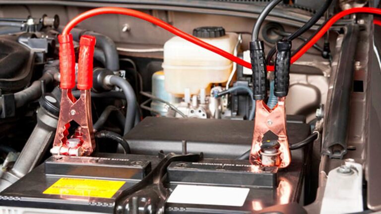 cables de bateria conectados correctamente