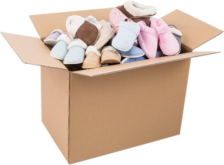 caja de mudanza con articulos personales