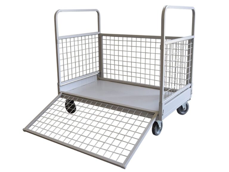 carrito metalico de carga en un entorno