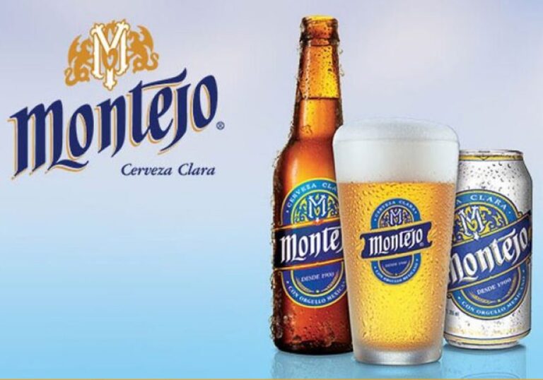 cerveza en un mercado mexicano colorido