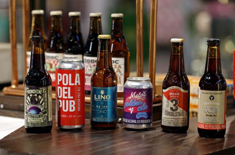 Qué ofrece Bogotá Beer Company en Colombia y dónde encontrarla 30 cervezas artesanales en un bar colombiano