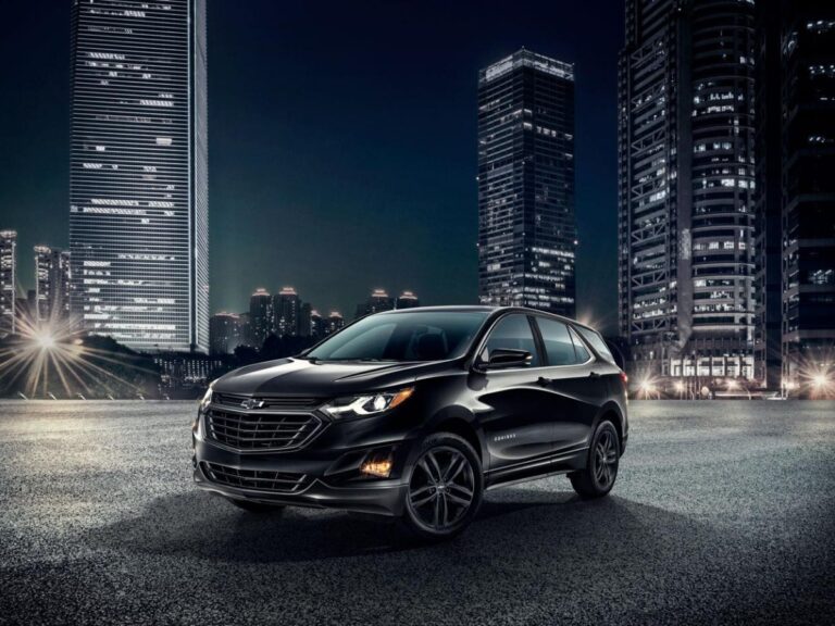 chevrolet equinox en un paisaje urbano