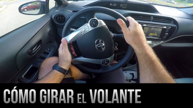 Cómo girar el volante en curvas para mejorar tu conducción 11 conductor girando el volante en curva