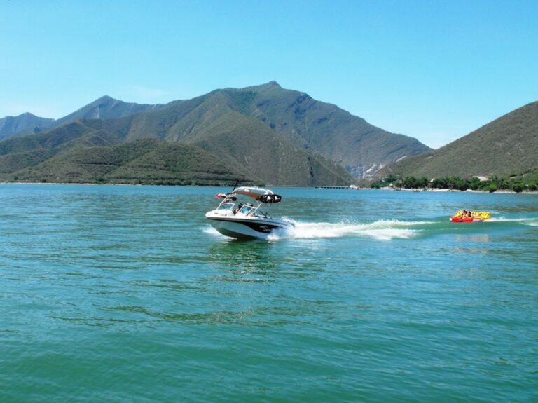 cuerpo de agua en nuevo leon