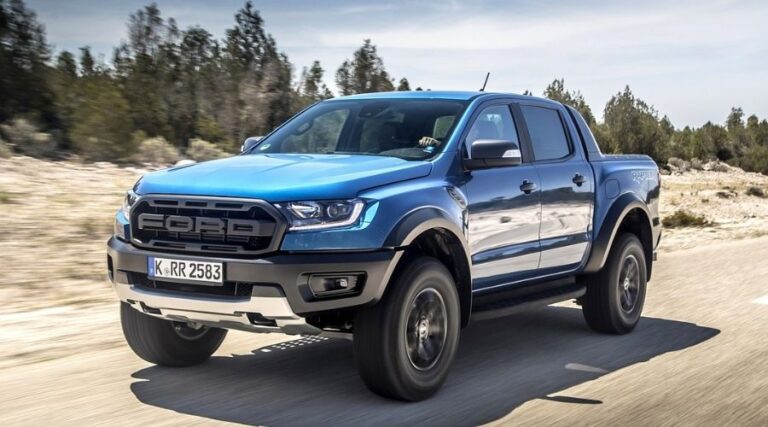 diversas camionetas de doble cabina