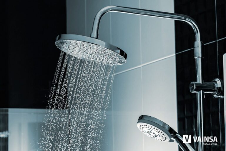 ducha moderna con sensor de agua