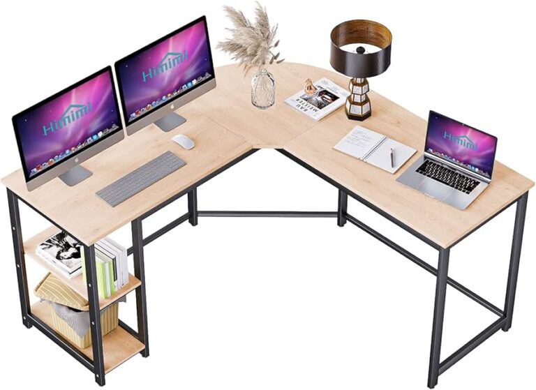 escritorio ordenado con materiales de escritura