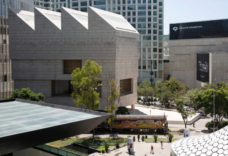 exteriores del museo jumex en la ciudad