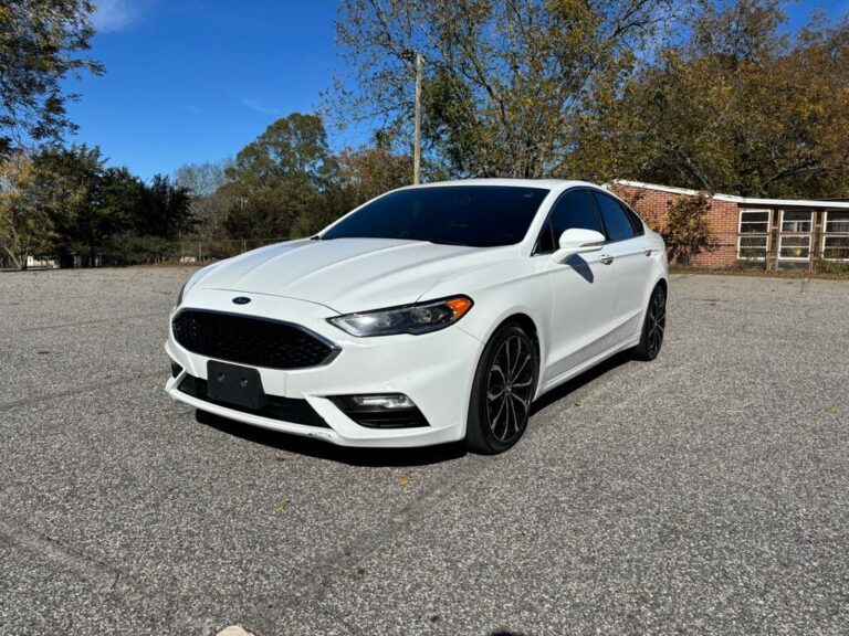 ford fusion edicion especial en carretera