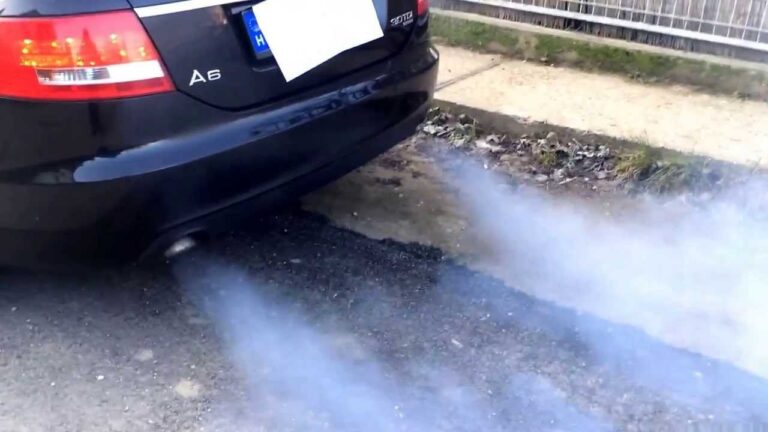 Por qué sale humo azul por el escape de mi vehÃculo 24 humo azul saliendo de un escape de coche
