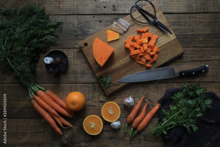 Cómo solucionar una mezcla rica y obtener mejores resultados 11 ingredientes frescos en una mesa de cocina