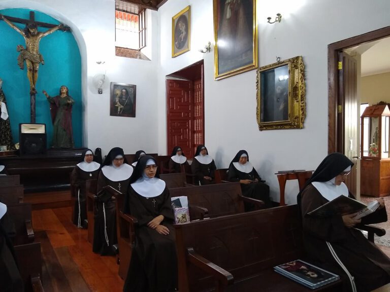 Qué historia y actividades se realizan en el convento de las hermanas clarisas 25 interior del convento de las hermanas clarisas