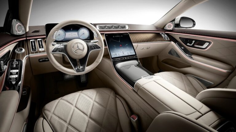 interior lujoso del mercedes benz clase s maybach