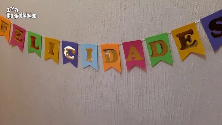 letreros decorativos con hojas de colores