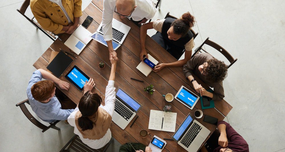Qué competencias gerenciales son esenciales para un futuro gerente exitoso 1 liderazgo y trabajo en equipo en accion