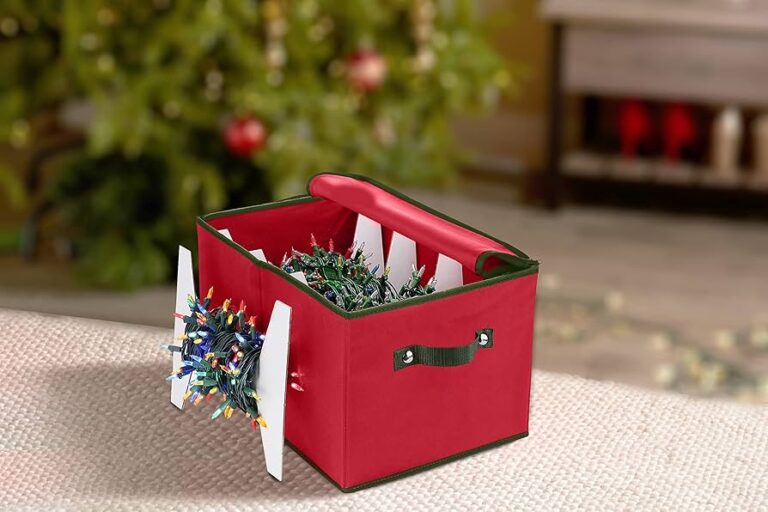 Cómo almacenar adecuadamente las luces de Navidad para su uso futuro 30 luces de navidad organizadas en cajas
