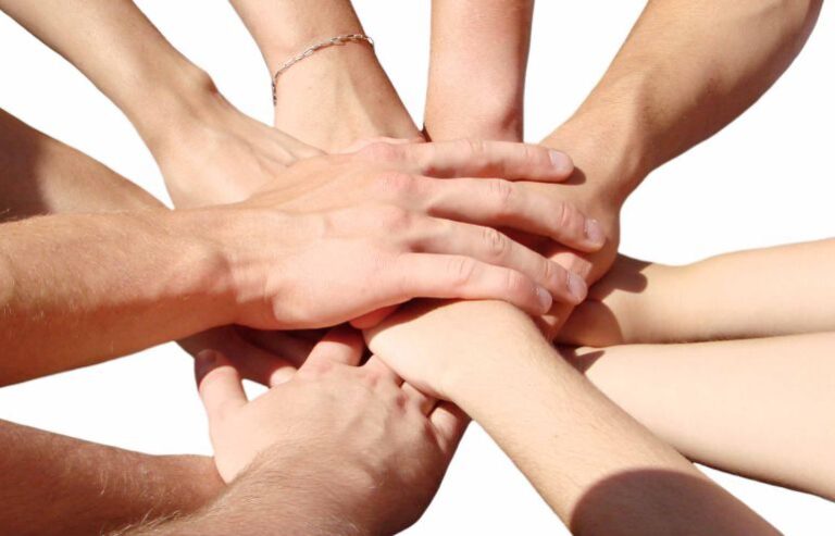 Qué servicios ofrece el Centro Mexicano para la FilantropÃa 22 manos unidas en acto de solidaridad