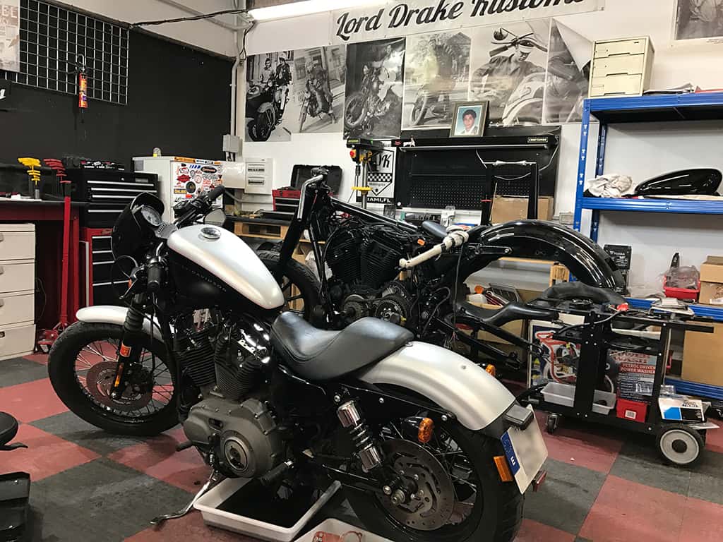 Qué son las motos ad hoc cafe racers y cómo personalizarlas