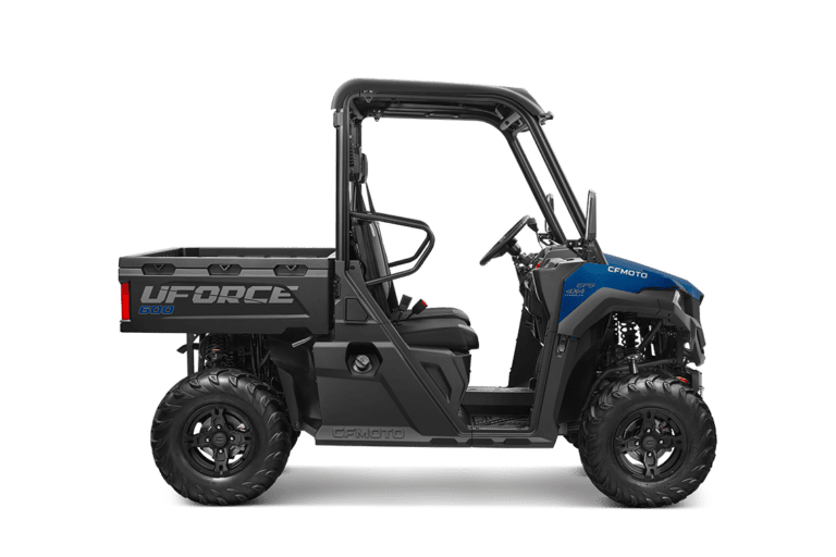 motos robustas transportando tres pasajeros