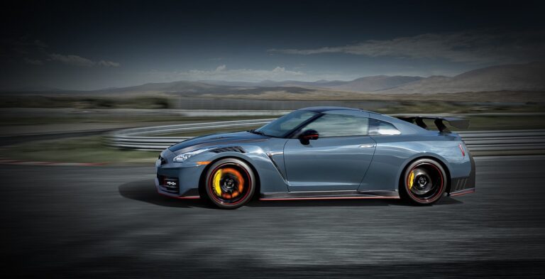 nissan skyline gtr nismo en pista