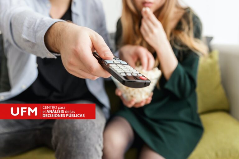 persona tomando una decision independiente