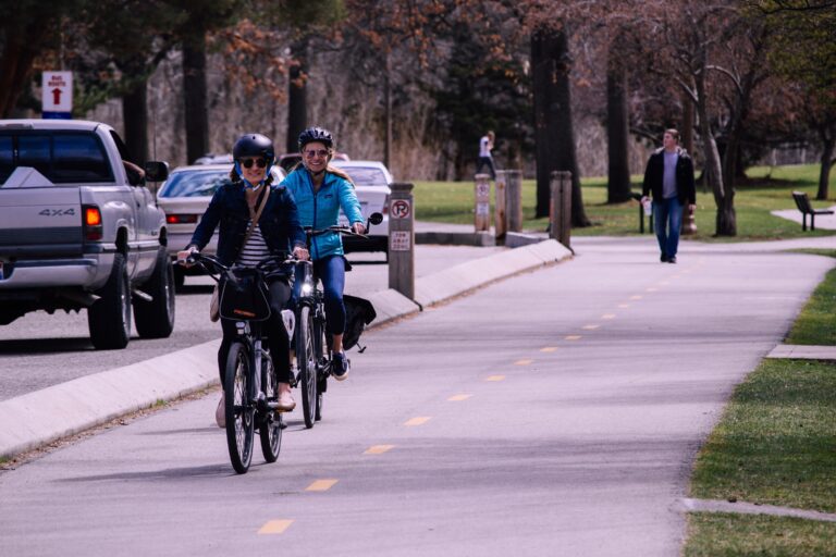 Qué opciones tengo para ser conductor de DiDi sin tener un auto 22 persona usando bicicleta para transporte
