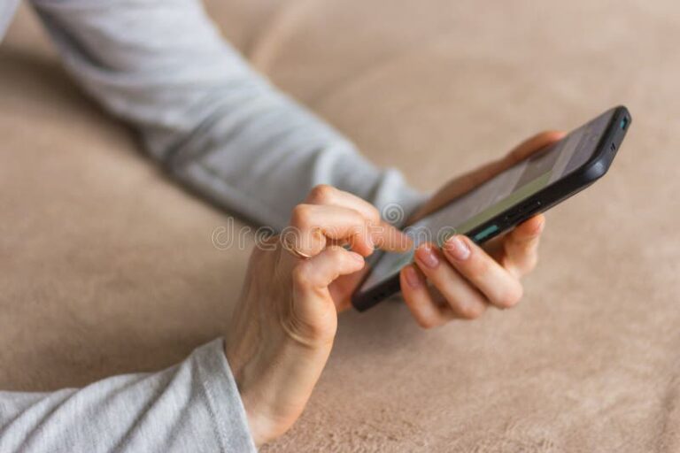 Cómo puedo hacer una consulta de saldo en mi Tag Pase 1 persona usando un dispositivo movil