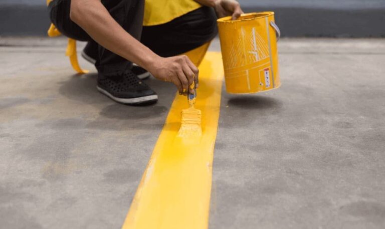 pintura epoxica amarilla en un proyecto