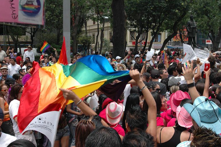 Qué aspectos sociales destacan en la era de Carlos Salinas de Gortari 2 protestas y movimientos sociales en mexico