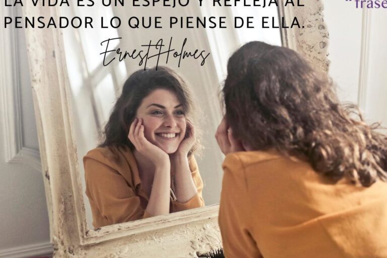 reflejo en un espejo con pensamientos