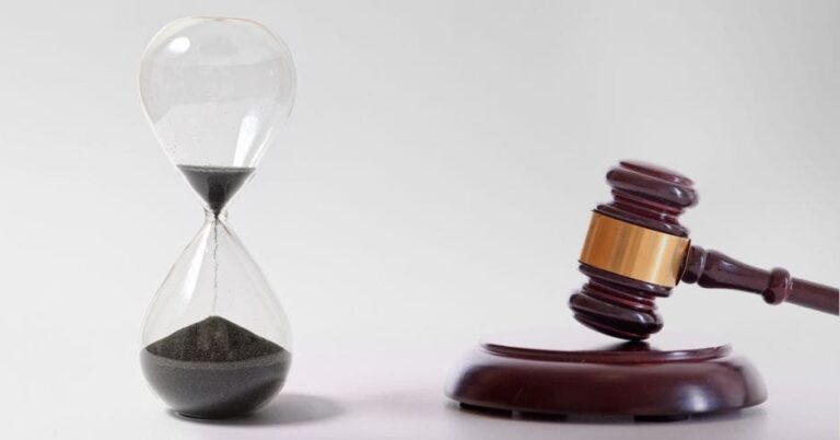 Cuándo prescriben las multas y qué significa esto en México 24 reloj de arena sobre multas y leyes