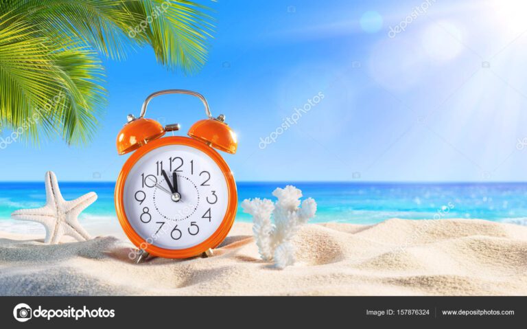 reloj de arena sobre un fondo mexicano