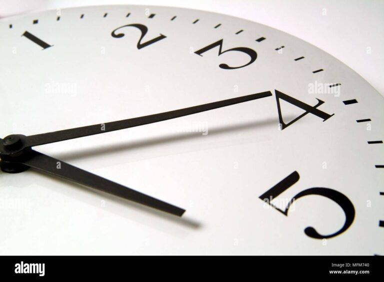 reloj marcando la hora en abu dhabi