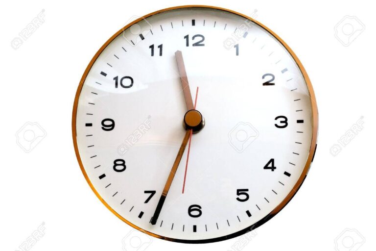 Qué va antes de los segundos en una secuencia de tiempo 13 reloj marcando minutos y segundos