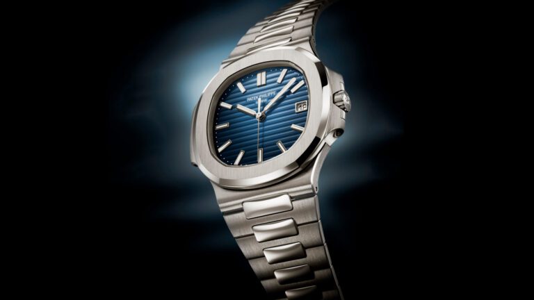 reloj patek philippe nautilus en fondo elegante