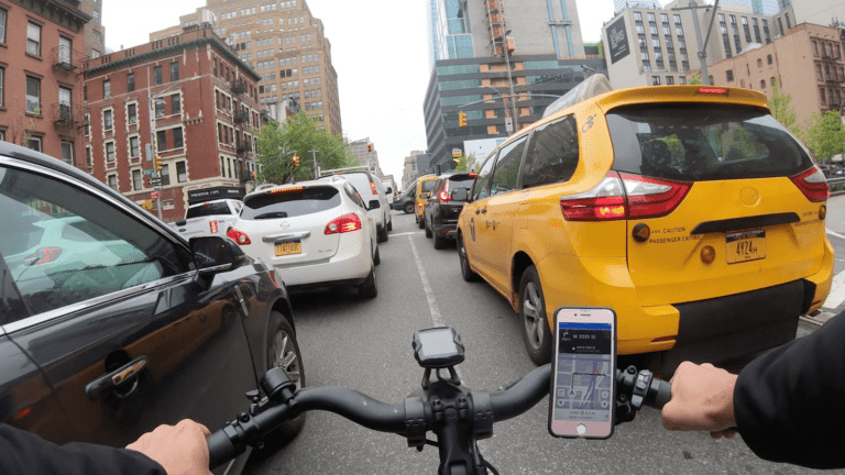 repartidor de comida en bicicleta
