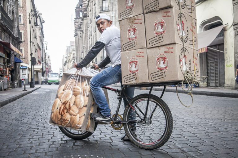 Cuánto dinero puede ganar un repartidor de Uber Eats en México 7 repartidor de comida en bicicleta en mexico