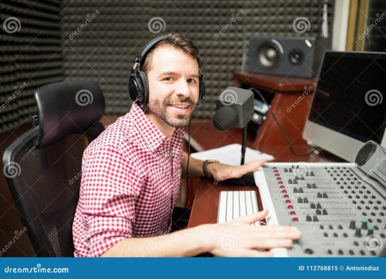 retrato de un locutor de radio