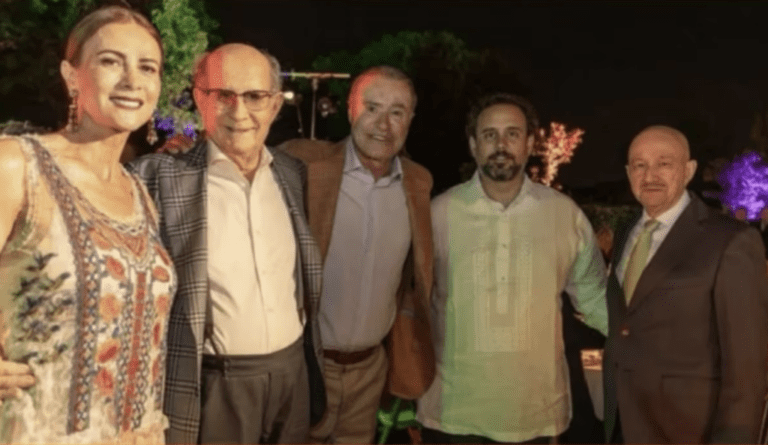Qué hizo Salinas, el ex presidente de México, durante su mandato 24 salinas de gortari en evento presidencial