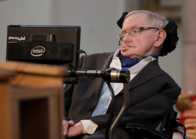 stephen hawking en su laboratorio de investigacion