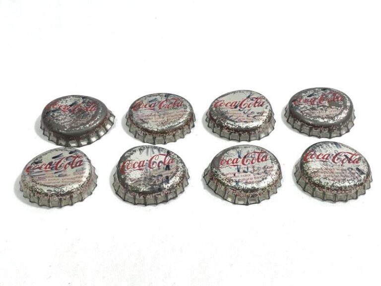 tapas de coca cola en diferentes colores