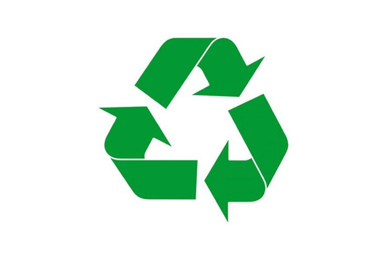 tres flechas en circulo verde