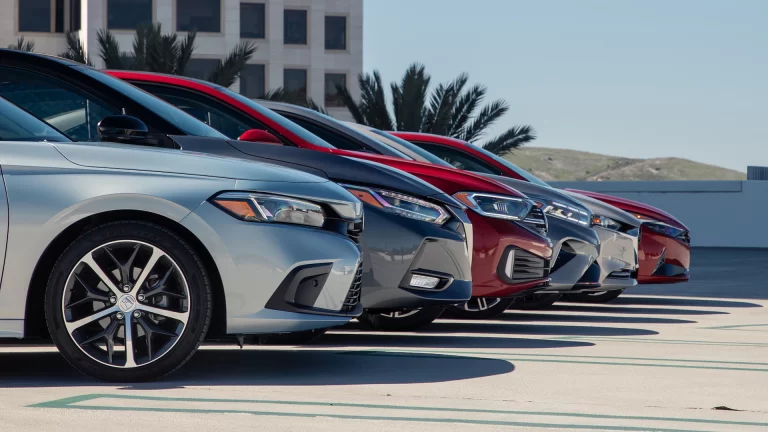 Cuál es el mejor auto para comprar como primer vehÃculo 11 un automovil compacto y asequible