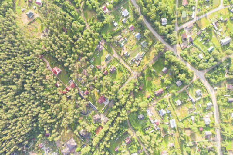Qué caracterÃsticas tiene la zona residencial El Bosque en Madrid 2 vista aerea de la zona residencial el bosque