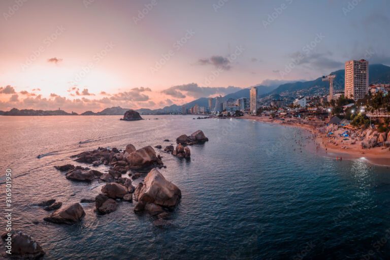 Dónde encontrar el directorio telefónico sección blanca en Acapulco 13 vista panoramica de acapulco al atardecer