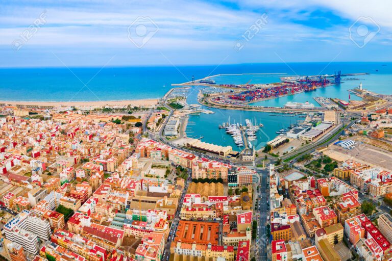 vista panoramica del puerto de valencia